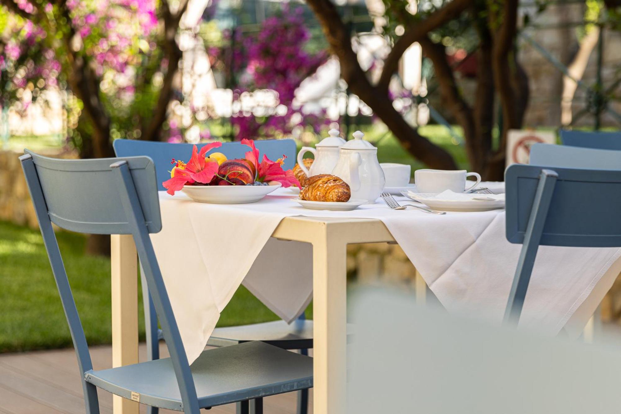 Hotel Villa Elisa & Spa บอร์ดิเกรา ภายนอก รูปภาพ