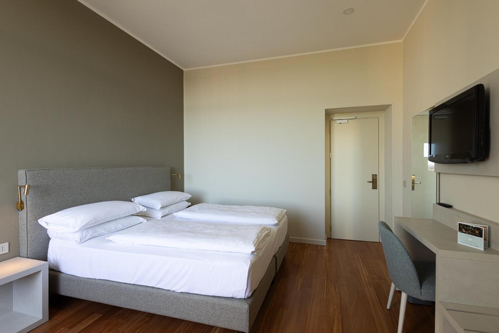 Hotel Villa Elisa & Spa บอร์ดิเกรา ภายนอก รูปภาพ