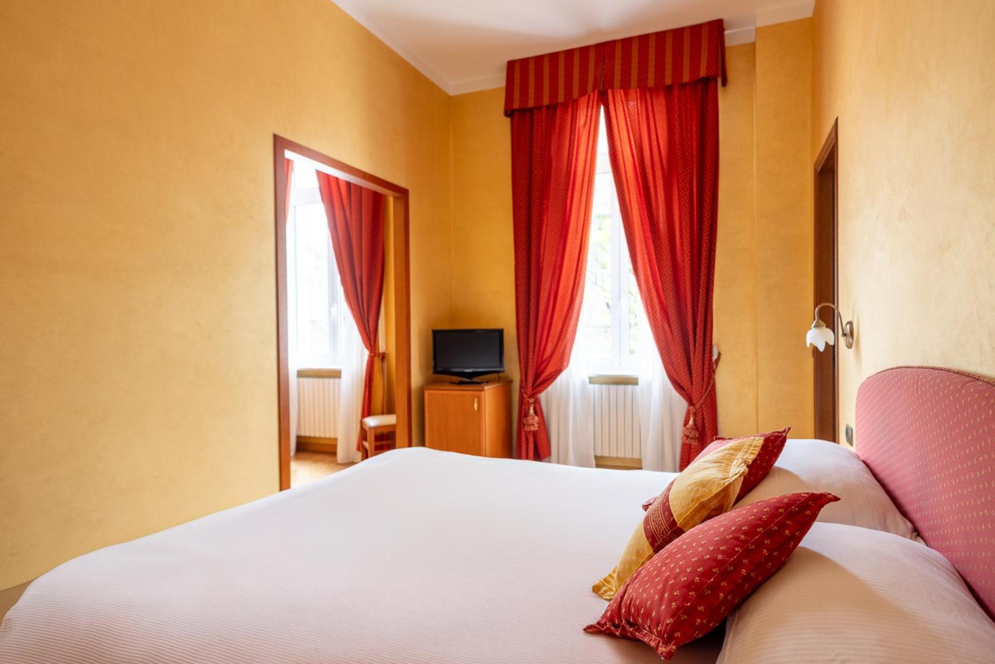 Hotel Villa Elisa & Spa บอร์ดิเกรา ภายนอก รูปภาพ
